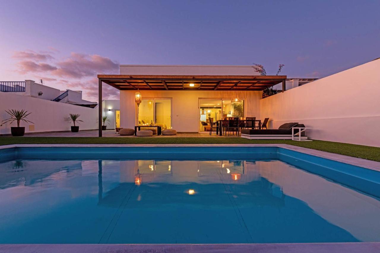 Villa Natalia By Villa Plus Плайя-Бланка Екстер'єр фото